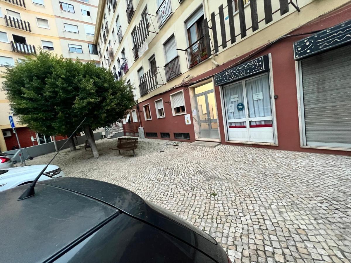 Cardia'S Guest House Sacavém المظهر الخارجي الصورة
